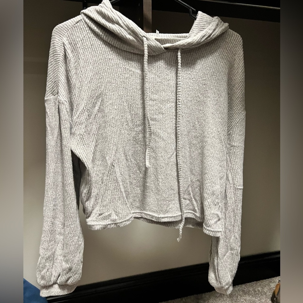 Style Rack Hooded Crop Top! Size small 🥰